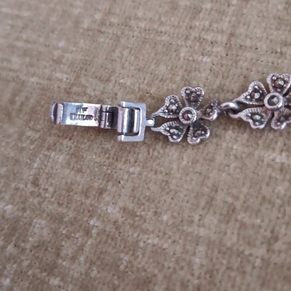 925 Silver Crystal Flower Bracelet - Picture 5 of 7